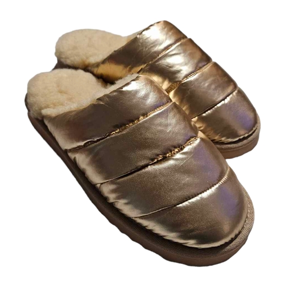 Alpine Design Lara Metallic Gold Sherpa Puffer Slippers - Picture 3 of 7